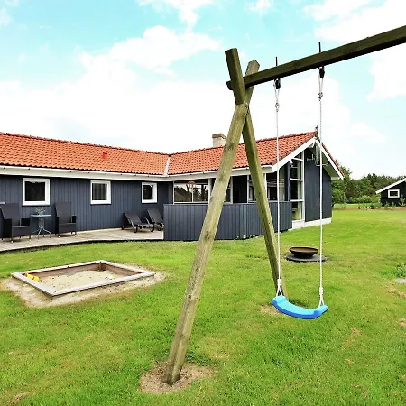 Four-bedroom Holiday In 10 Holiday home Blavand