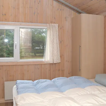 Four-bedroom Holiday In 10 Holiday home *