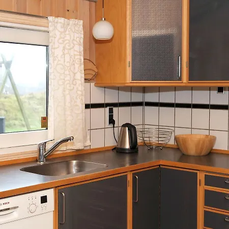 Holiday home Four-bedroom Holiday In 10 Blavand