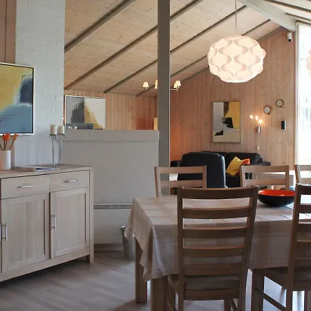 Holiday home Four-bedroom Holiday In 10 *